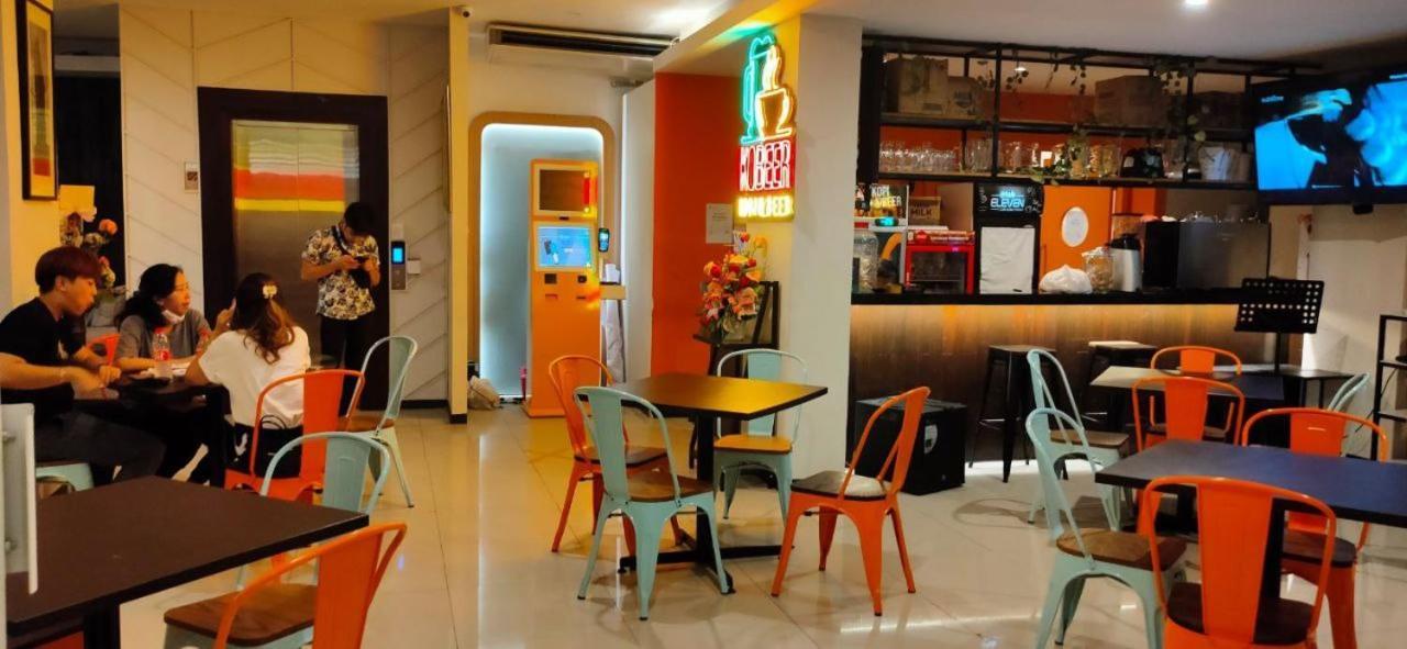Tab Capsule Hotel - Kayoon Surabaya Exterior foto