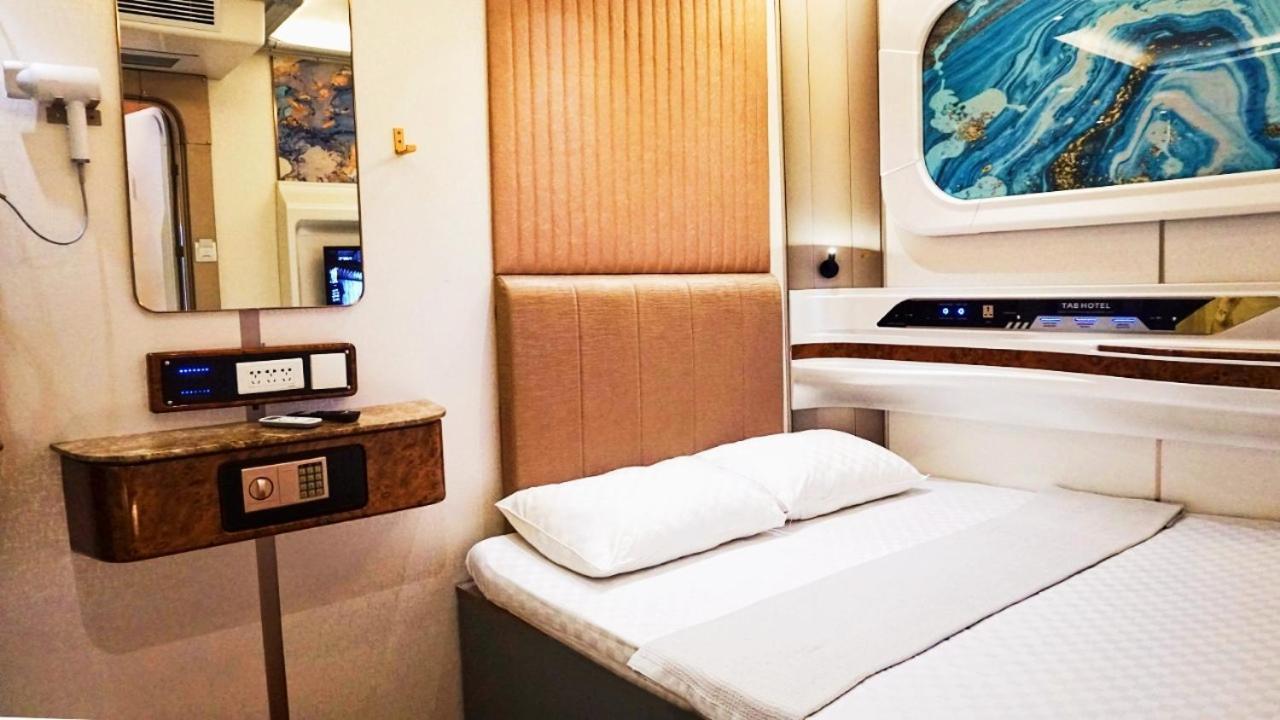 Tab Capsule Hotel - Kayoon Surabaya Exterior foto